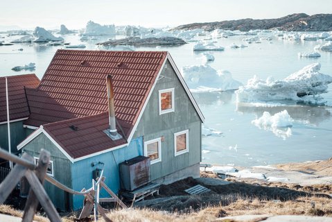 Traditional_Greenlandic_home_©_Aurora_Expeditons_Marjorie_Teo