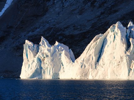 Groenland_Gletscherfront_des_Knud_Rasmussen_Gletschers_©_Martin_Zwick_Naturfoto