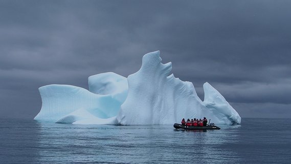 iceberg_zodiac_©_Polar_Latitudes