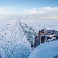 Fahrt_im_Eis_Abenteuer_Lappland_©_Hapag_Lloyd_Cruises
