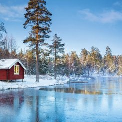 Blockhuette_am_See_Abenteuer_Lappland_©_Hapag_Lloyd_Cruises