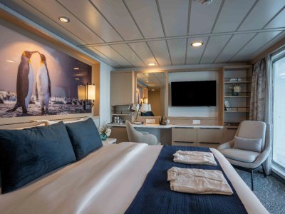 Ocean_Albatros_Category_B_Balcony_Suite__c__Albatros_Polar_Latitudes_Expeditions