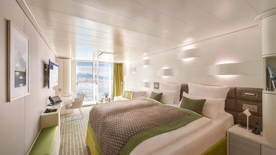 NAT_French Balcony Kabine_©_Hapag_Lloyd_Cruises
