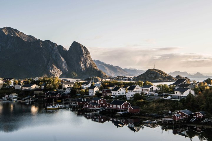 The_beautiful_city_Reine_Lofoten_Islands_©_Aurora_Expeditons