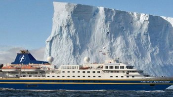 MV_Heritage_Adventurer_Ice_©_Heritage_Expeditions