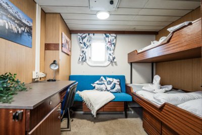 1-cabin-404-signature-single-polar-athena-secret-atlas