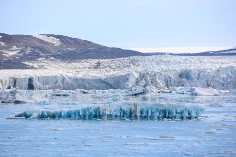 The_Shokalskiy_Gletcher_Russkaya_Bay_©_Irina_Skalina_Quark_Expeditions