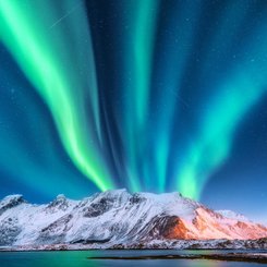 Northern_Lights_Explorer_Lofoten_©_Aurora_Expeditons