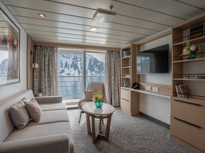 Ocean_Albatros_Category_PS_Freydis_Premium_Suite__c__Albatros_Polar_Latitudes_Expeditions