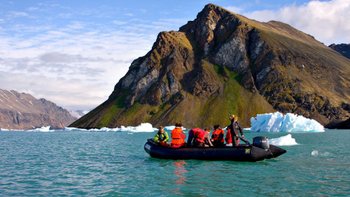 Norway_Svalbard_zodiac__c__Albatros_Polar_Latitudes_Expeditions