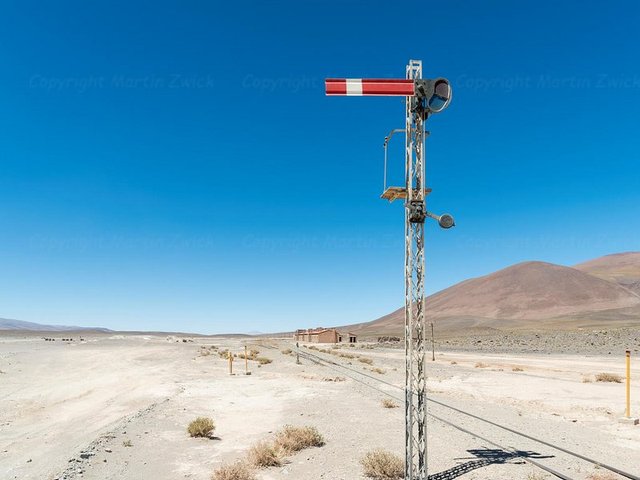 Trainstation_Tolar_Grande__c__Martin_Zwick_Naturfoto