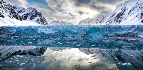blue_glacial_ice_kongsfjorden_fjord__c__Albatros_Polar_Latitudes_Expeditions