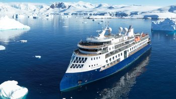 Ocean_Explorer_Panorama__c__Quark_Expeditions