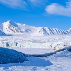 Gletscherfront_Fridtjovbreen_Nordenskioeld_Land_Spitzbergen_Norwegen_©_Martin_Zwick_Naturfoto