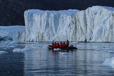 East_Greenland_Zodiac_©_Page_Chichester_Poseidon_Expeditions
