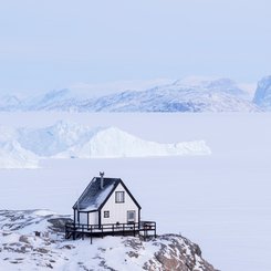 Die Stadt Uummannaq im Winter im Nordwesten Groenlands, noerdlich des Polarkreises. Nordamerika, Groenland_©_Martin_Zwick_Naturfoto