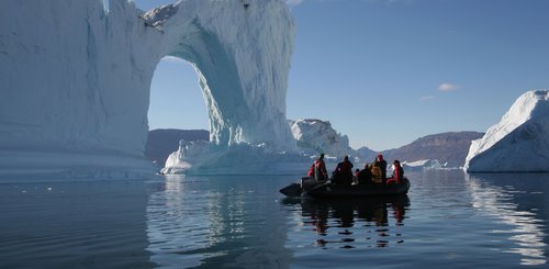 Zodiac_cruising_Scoresby_Sund_Greenland_©_Oceanwide_Expeditions