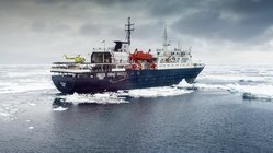  MV_Ortelius_Devils_Island_Antarctica_©_Toine_Hendriks_Oceanwide_Expeditions