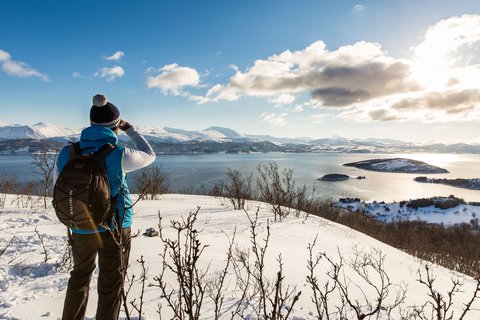 North_Norway_Aurora_borealis_Hike_Sail_March_©_Jurriaan_Hodzelmans_Oceanwide_Expeditions North_Norway_Aurora_borealis_Hike_Sail_March_©_Jurriaan_Hodzelmans_Oceanwide_Expeditions