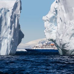 Antarctic_Cruising_©_John_Bozinov_Poseidon_Expeditions