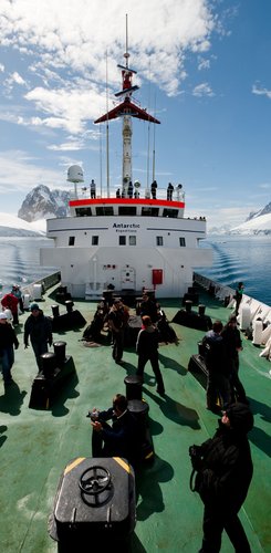 MV_Ushuaia_Deck_©_Tim_Fisher_Antarpply_Expeditions