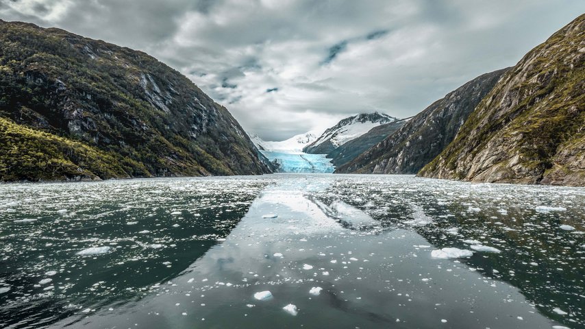 pia_gletscher_cruising_©_Cruceros_Australis