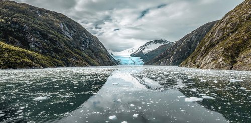 pia_gletscher_cruising_©_Cruceros_Australis