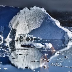 Iceberg_Reflections_Antarctica_©_Aurora_Expeditons_Jan_Auerbach