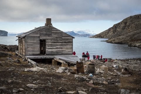 East_Greenland_Hut_©_Anthony_Smith_Poseidon_Expeditions