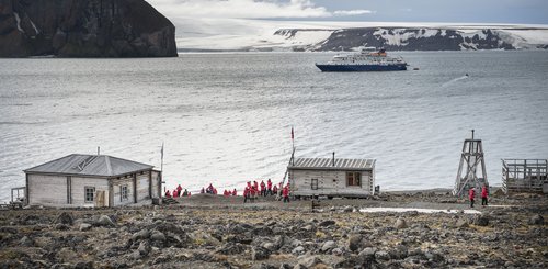 Tikhaya_Bay_Franz_Josef_Land_©_Anthony_Smith_Poseidon_Expeditions