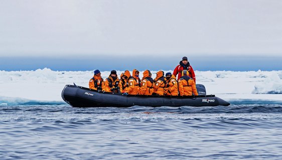 Arctic_Ocean_Atlantic_Svalbald_Zodiac_©_Nicky_Souness_Quark_Expeditions
