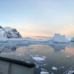 Lemaire_Channel_Ice_Antarctica_©_Antarpply_Expeditions