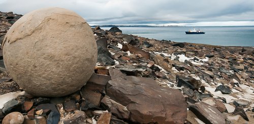 Devils_Marbles_Cape_Triest_Franz_Josef_Land_©_G_Riehle_Heritage_Expeditions