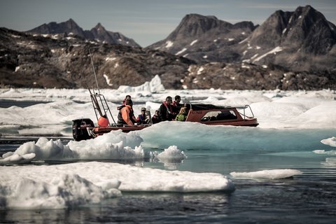 Arctic_Dream_Boat_Summer_Ice_East_Greenland_©_Mads_Pihl_Visit_Greenland