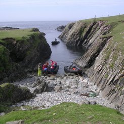 Zodiac_landing_Fair_Isle_North_Atlantic_©_Maurits_Moerzer_Bruyns_Oceanwide_Expeditions