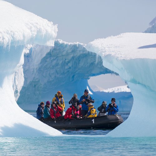 Magellan_Explorer_Zodiac_Ice_©_Sandra_Walser_Antarctica21