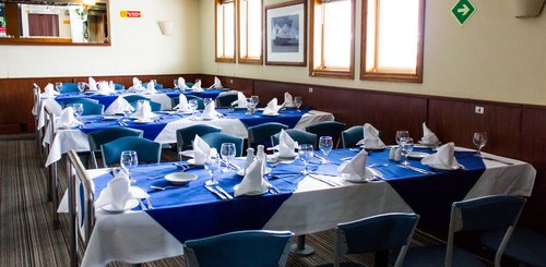 MV_Ushuaia_Dining_Room_Antarctica_©_Antarpply_Expeditions