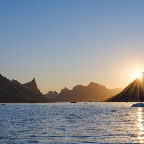 Groenland_Sonnenuntergang_im_Ikateq_Fjord_©_Martin_Zwick_Naturfoto