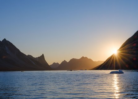 Groenland_Sonnenuntergang_im_Ikateq_Fjord_©_Martin_Zwick_Naturfoto