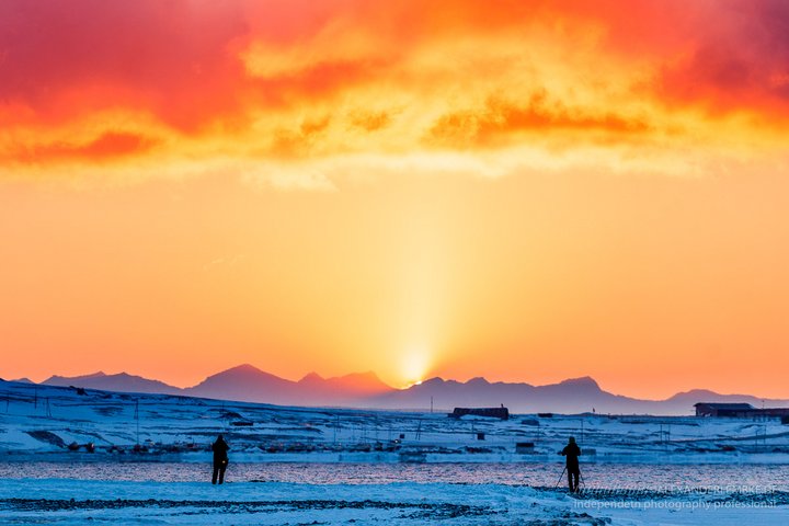 Longyearbyen_Sunset_©_Alexander_Lembke_Spitzbergen_Adventures
