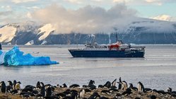  MV_Ortelius_Devils_Island_Antarctica_©_Thomas_Laumeyer_Oceanwide_Expeditions