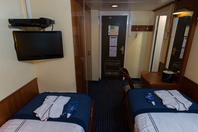 Ocean_Adventurer_Lower_Deck_Twin_Cabin_©_Quark_Expeditions