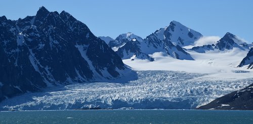 Monaco_Glacier_Svalbard_©_Page_Chichester_Poseidon_Expeditions