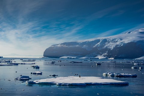 Coulman_Island_Antarctica_©_S_Ott_Heritage_Expeditions