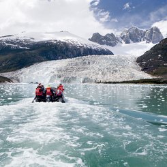 pia_gletscher_cruising_©_Cruceros_Australis