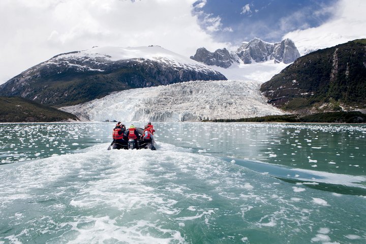 pia_gletscher_cruising_©_Cruceros_Australis