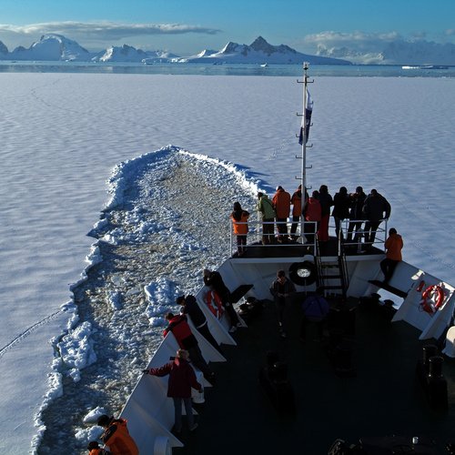 MV_Ushuaia_Antarctica_©_Weisheng_Lin_Antarpply_Expeditions