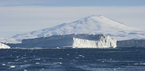 Mt_Erebus_Ross_Sea_Antarctic_©_Fred_van_Olphen_Oceanwide_Expeditions