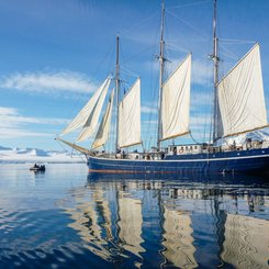 SV_Rembrandt_van_Rijn_North_Spitsbergen_Arctic_©_Katja_Riedel_Oceanwide_Expeditions