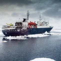 Helicopter_MV_Ortelius_Ross_Sea_Antarctica_©_Toine_Hendriks_Oceanwide_Expeditions